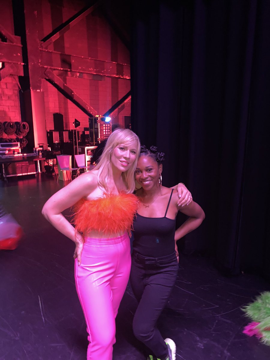 Thee_KrisKaylin's tweet image. I was the celebrity guest for the #MaskedSingerTour Charleston SC stop! I had a BALL! I’ll be recapping this tomorrow.🎤💕✨