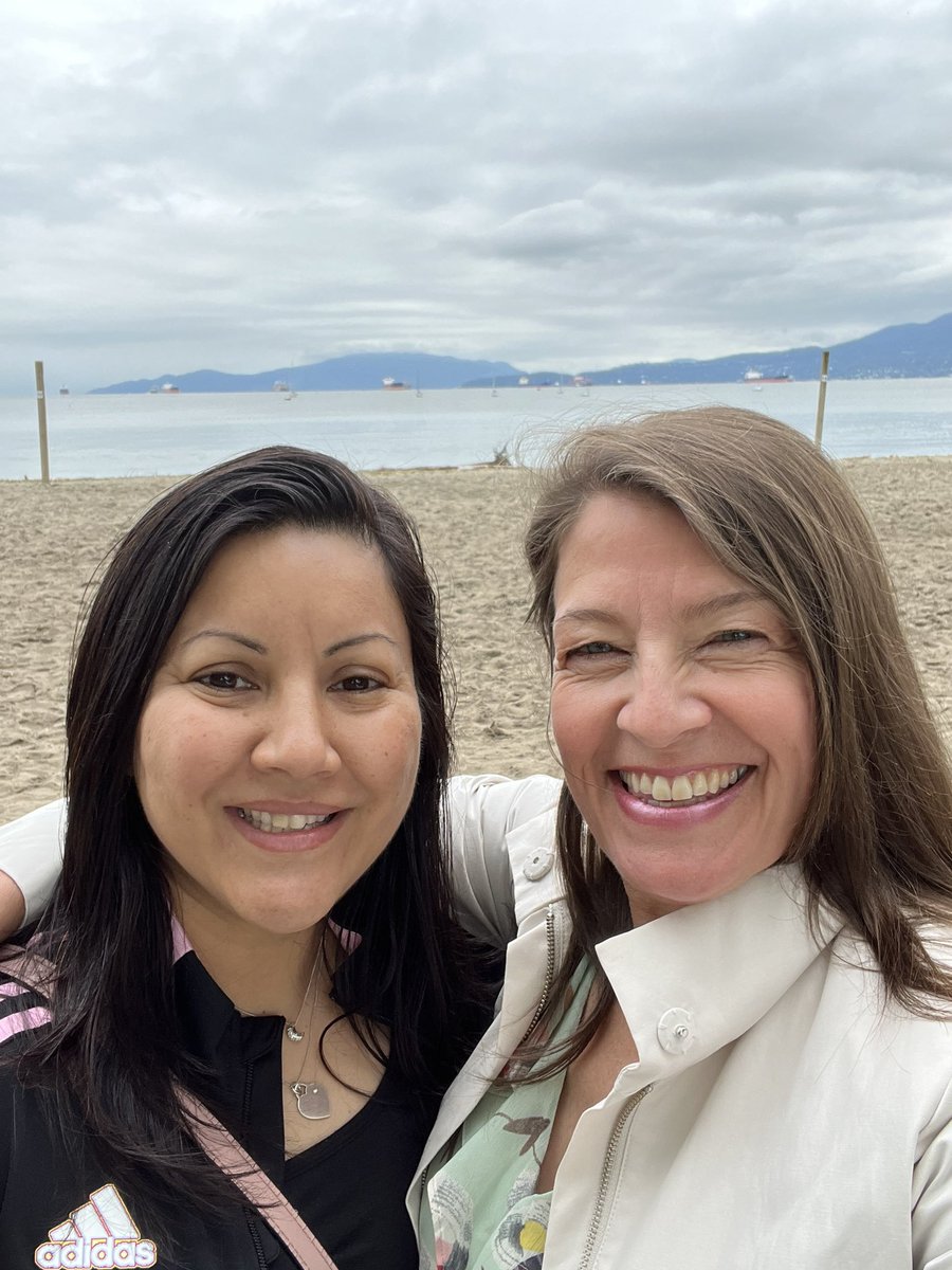 ggatguelph's tweet photo. Another #CanHEIT @CUCCIONEWS is in the books. It’s all about “people people people” and we missed each other and made up for it! Thanks @goUFV and @katieltuck for a great job hosting! And now for a few #CIO sightings: @bjuul @WencyLum @LeadByValues https://t.co/vAzriUAaYo