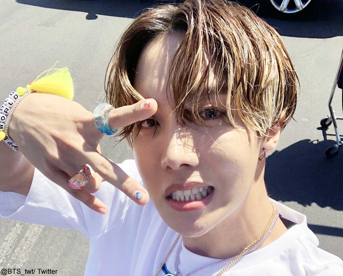 chii00012's tweet photo. @mamiko02181115 @BTS_twt 今日もヨロシク(o´罒`o)ネッ❤️
#Huluお願い
#JHOPEatLollapalooza
#GetReadyForHopeWorld2
ChickenNoodleSoup (feat. Becky G) by #JHOPE of #BTS is My trending Song Choice @BTS_twt https://t.co/OvbvosuNt9