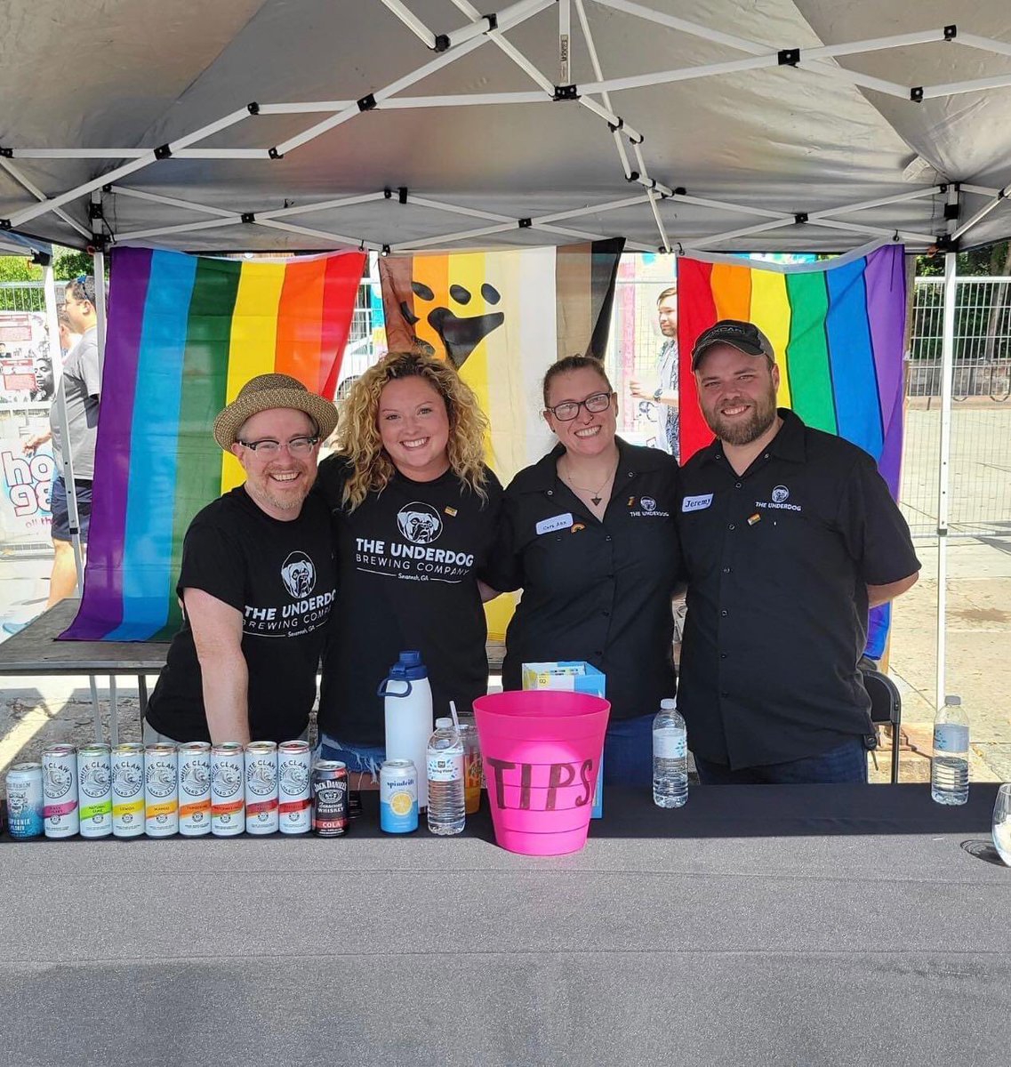 UnderdogBrew's tweet photo. We had a fantastic time slangin’ some cans as volunteers at @FirstCityPride’s #Stonewall Block Party today! What a great event for the community! #Savannah #Pride2022 #PrideMonth #Pride @PhillipRPrice https://t.co/GBs2GVMrq3