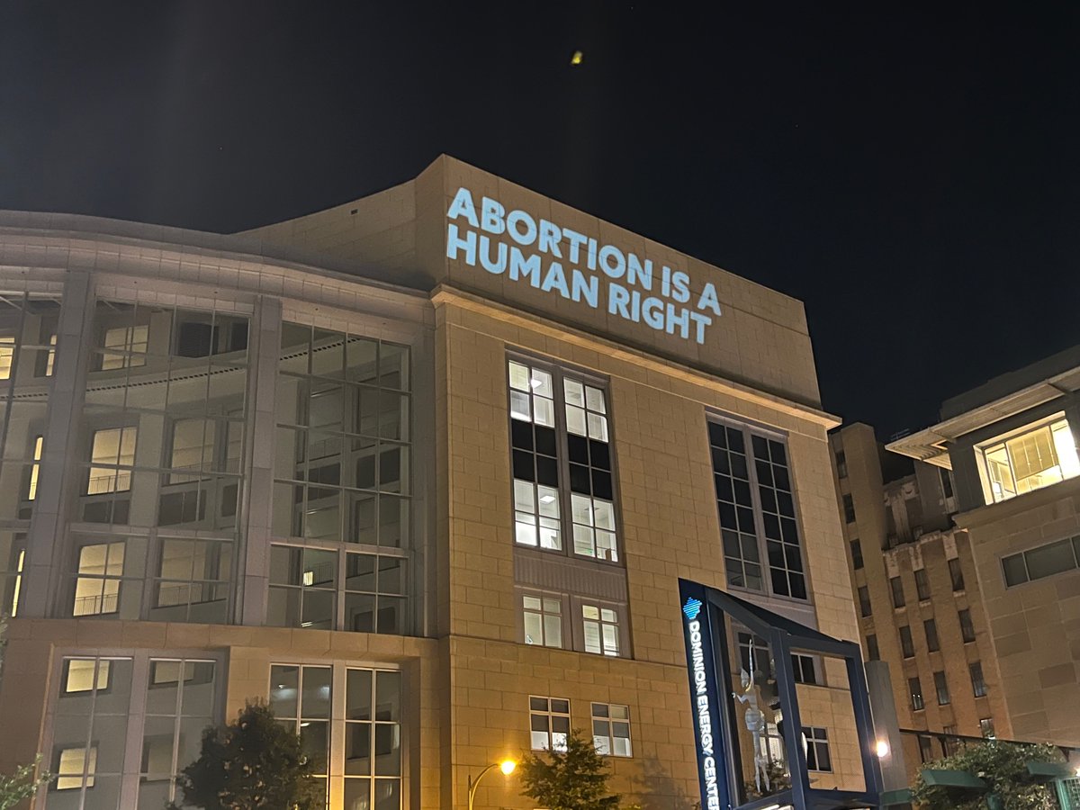 alex_criqui's tweet photo. Projection on the United States Eastern District Court of Virginia in Richmond, Virginia. ABORTION IS A HUMAN RIGHT https://t.co/saPMNJglNv