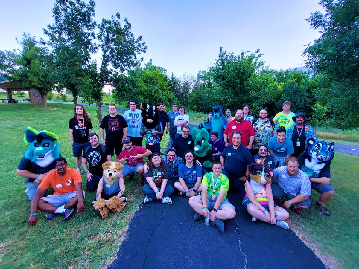 DjElectrux's tweet photo. The SFE (something fur eats) fur meet hosted by @BunnyQuartz here in Edmond, OK today was a blast!! Tho I got here late an hour before tear down. Still had a blast hanging out with all y’all furs briefly. Here is to the next fur meet up wherever and whenever that maybe!! ❤️❤️❤️ https://t.co/ZvhK2lyYbM