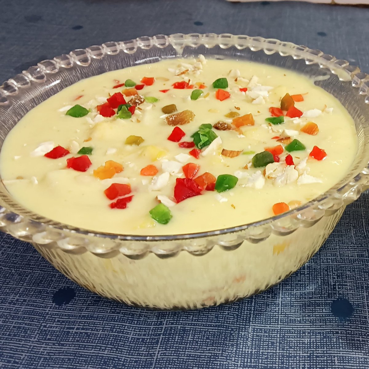 affix_cooking's tweet photo. Fruit custard recipe
#fruitcustad #recipes
#recipe #desserts
Link in below 👇👇👇👇

 https://t.co/tLSU0O0veE https://t.co/mCUMSGSVaU