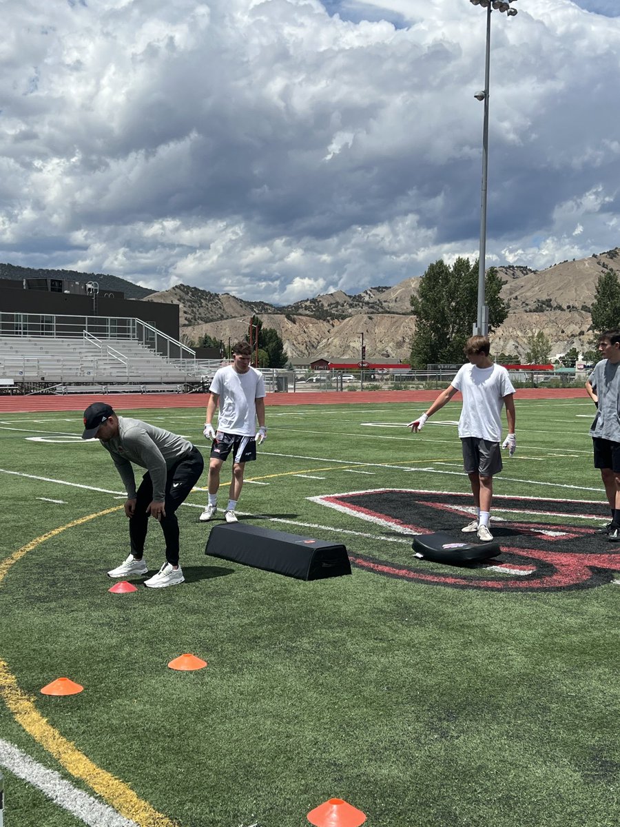 DevilsCoach75's tweet image. Some more pictures from yesterday’s A’s clinic with ⁦@CoachKellyFU⁩. Thank you very much for sharing with us your talents. Very knowledgeable and a great human being. Let’s Go Devils!!!