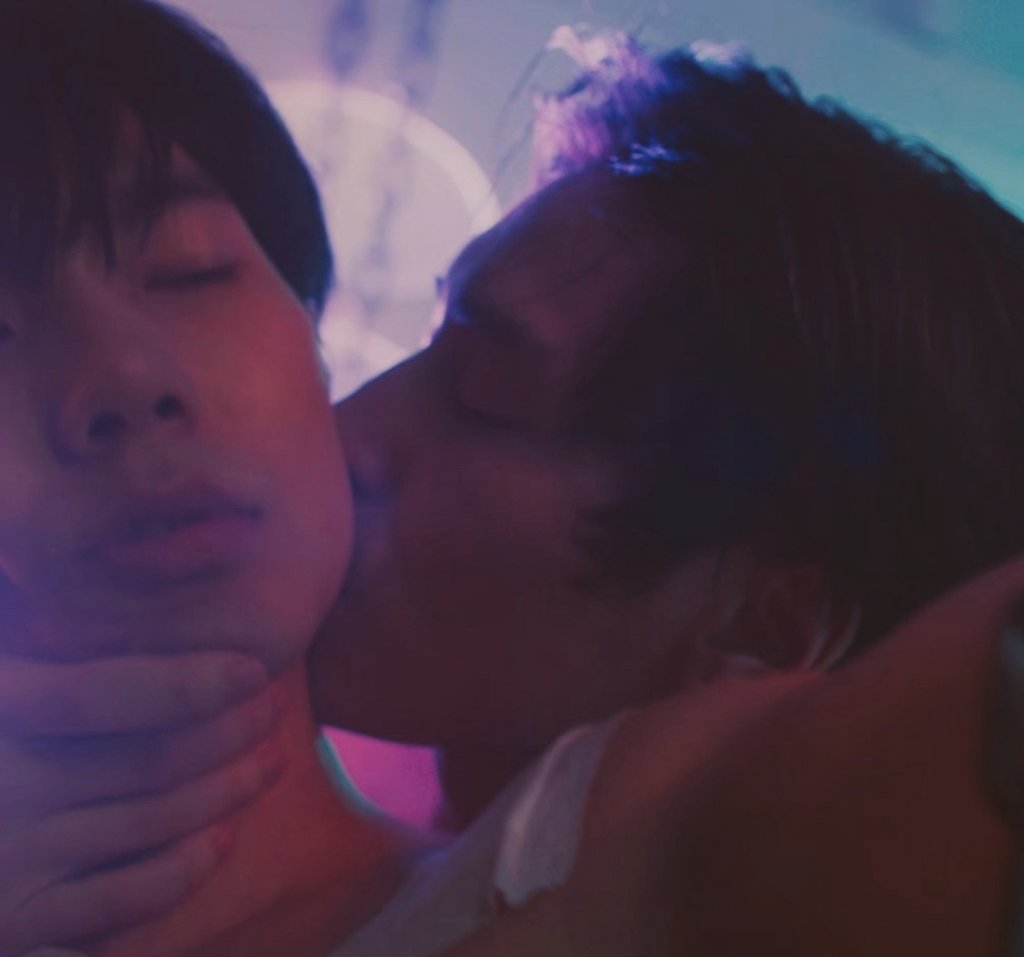 Innoyfor's tweet image. เขินวะ😭😭😭😭😭 #KinnPorscheEP12 #เวกัสพีท