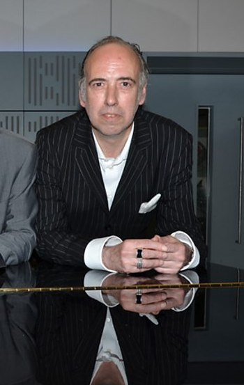 Happy 67 birthday to the legendary The Clash and Big Audio Dynamite guitarist Mick Jones! 