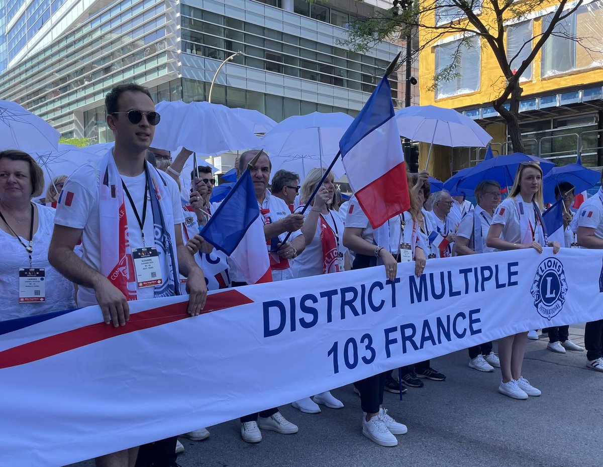 culture_perle's tweet photo. #LCICON 2022 - Montreal 🔵🟡
Défilé international des Lions ! Mélange de couleurs et de valeurs…quand la diversité prend tout son sens 🇨🇦 https://t.co/Ry4e3tkuxI