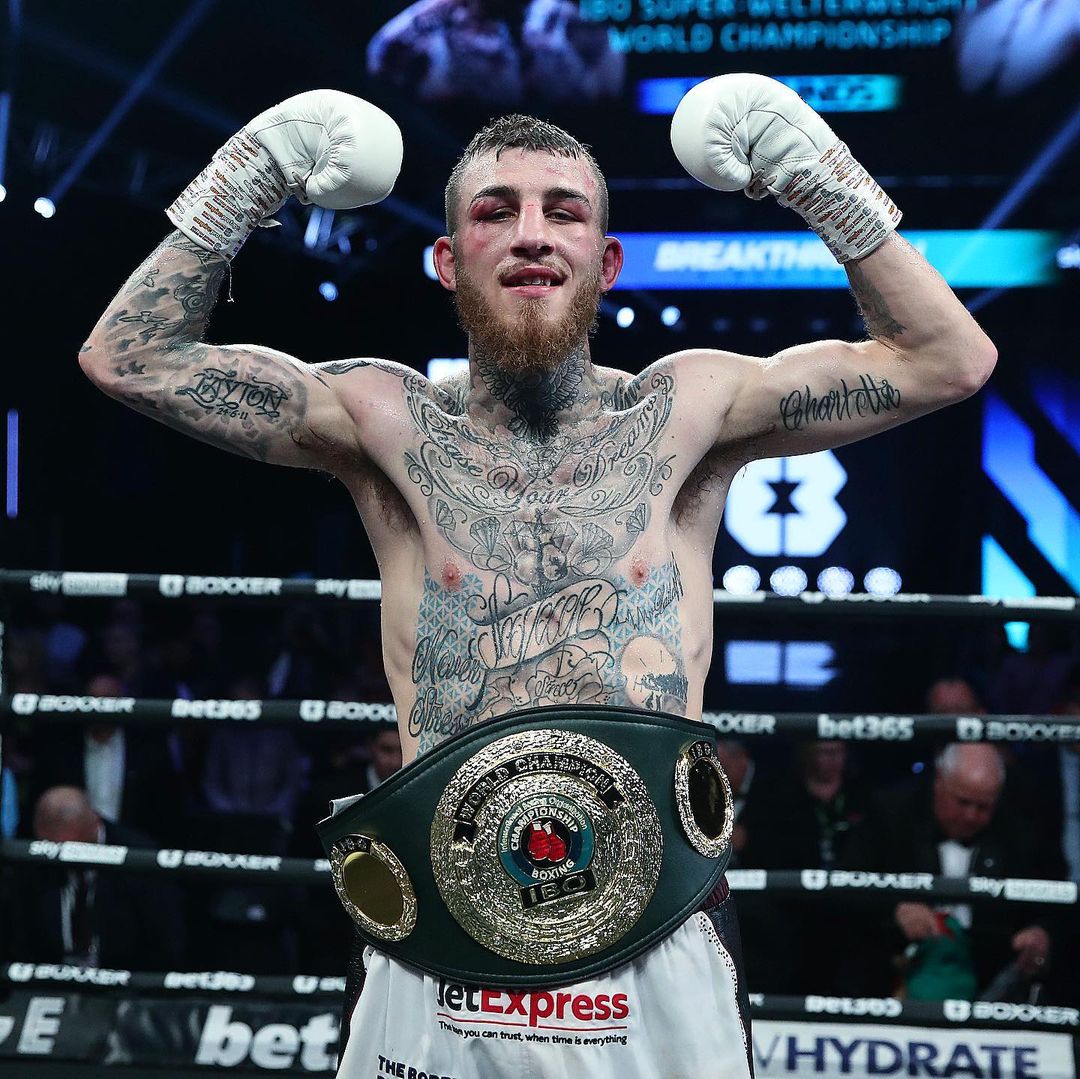 Aus-Boxing.com (@ausboxing) on Twitter photo Next up for <a href="/dennis_h_hogan/">Dennis Hogan</a>.
The Queenslander will next face Sam Eggington, after the Englishman outpointed Przemyslaw Zysk this morning for the vacant IBO super welterweight title.
#ozboxing #boxing Next up for <a href="/dennis_h_hogan/">Dennis Hogan</a>.
The Queenslander will next face Sam Eggington, after the Englishman outpointed Przemyslaw Zysk this morning for the vacant IBO super welterweight title.
#ozboxing #boxing