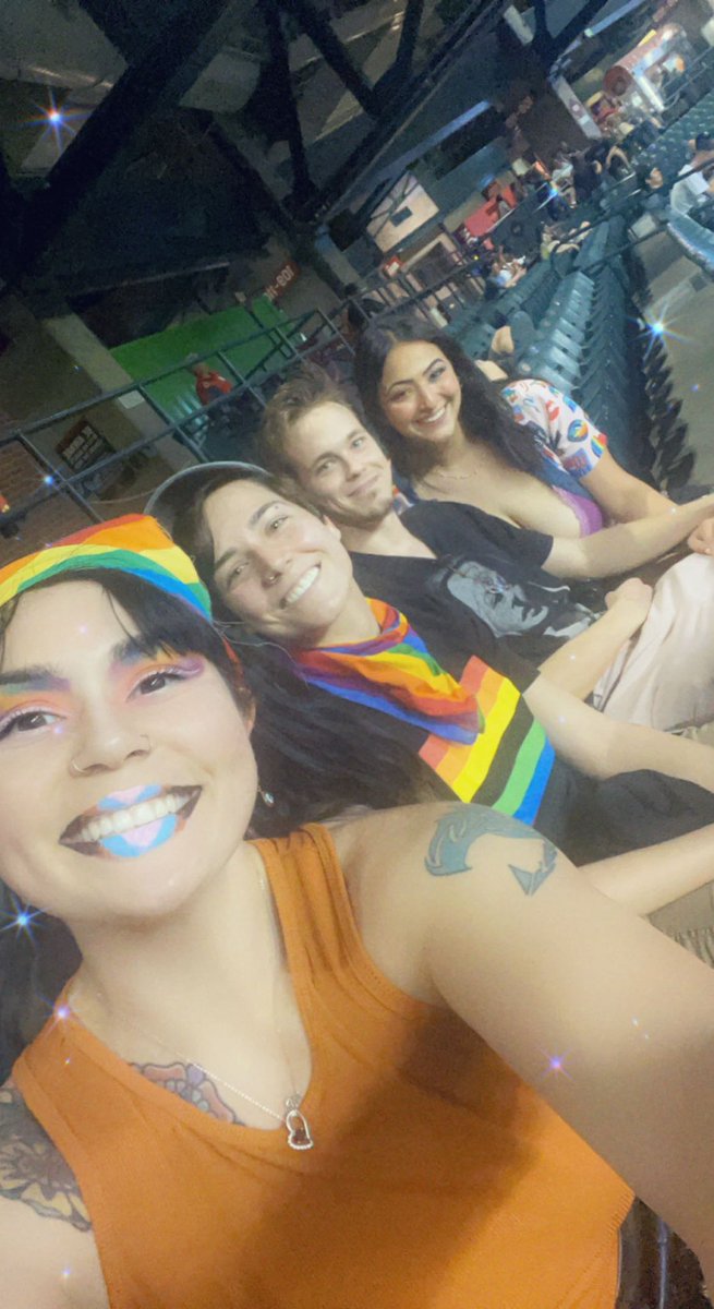 poppetSilver8's tweet photo. #Dbackspride https://t.co/bWonz2HNMA