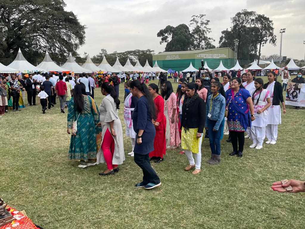 HC @viranderpaul & @indiainkenya colleagues participating in 'Sanskritik Mahotsav 2022', a mega celebration of 🇮🇳 Indian culture in Kenya, dedicated to #AzadiKaAmritMahotsav, organised by @KenyaHCK Congratulations to the entire HCK team & all supporters of India@75 in 🇰🇪