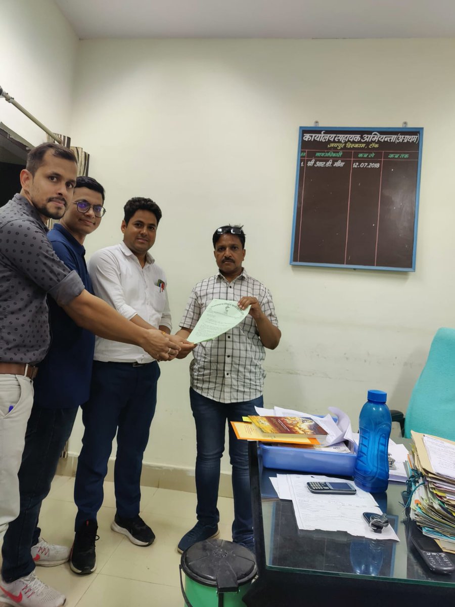 राजस्थान विद्युत कर्मचारी संघ के आव्हान पर बिजली कर्मियों का विशाल प्रदर्शन
बिजली विभाग मे #OPS लागू करो#RVKS  <a href="/ashokgehlot51/">Ashok Gehlot</a> <a href="/BSBhatiInc/">Bhanwar Singh Bhati</a> <a href="/RajCMO/">CMO Rajasthan</a> <a href="/CMHelpdesk/">Rajasthan CM Helpdesk</a> <a href="/Gupta84386676Ak/">AK Gupta</a> <a href="/t_ravikanth/">t.ravikanth</a> <a href="/AvvnlPro/">Ajmer Vidyut Vitran Nigam Ltd</a> <a href="/ccc_jdvvnl/">Jodhpur Vidyut Vitran Nigam Limited</a> <a href="/VidyutaSangha/">राजस्थान विद्युत कर्मचारी संघ</a> <a href="/IAmitAryan/">Amit Malhotra</a> <a href="/JVVNLCCare/">Jaipur Vidyut Vitran Nigam</a> <a href="/tyagiashok31/">ashok tyagi</a>  <a href="/HariBhushanBha1/">H.B.Bhatia</a>