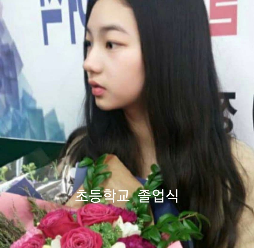 รูป Pre-debut ของ #คาริน่า ในพิธีจบการศึกษาระดับชั้นประถมค่ะ 💖

#aespa #에스파 
#카리나 #KARINA #คาริน่า