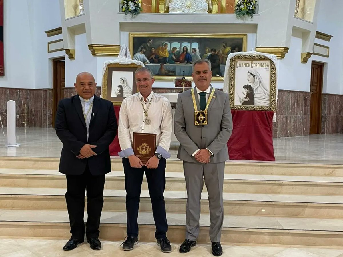 Carmen_Estepona's tweet image. ➡️Los actos han comenzado tras la Sabatina mensual en Honor a nuestra Amantísima Titular, con la presentación del Cartel anunciador de la Festividad de Ntra. Sra. del Carmen 2022. 
El cartelista de este año ha sido el artista jerezano Ángel Cala Oliva.➡️