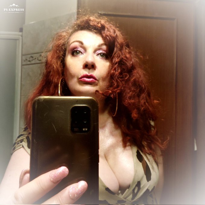 Credevo fosse pi&ugrave; facile fare un selfie  davanti allo specchio, e quindi lo dedico  a tutti voi . 😜😜💋💋❤️  https://t<a href="/tag/photography"class="tags"><span>#photography</span></a><a href="/tag/followers"class="tags"><span>#followers</span></a><a href="/tag/foryou"class="tags"><span>#foryou</span></a><a href="/tag/foto"class="tags"><span>#foto</span></a><a href="/tag/phone"class="tags"><span>#phone</span></a><a href="/tag/mirrorselfie"class="tags"><span>#mirrorselfie</span></a>