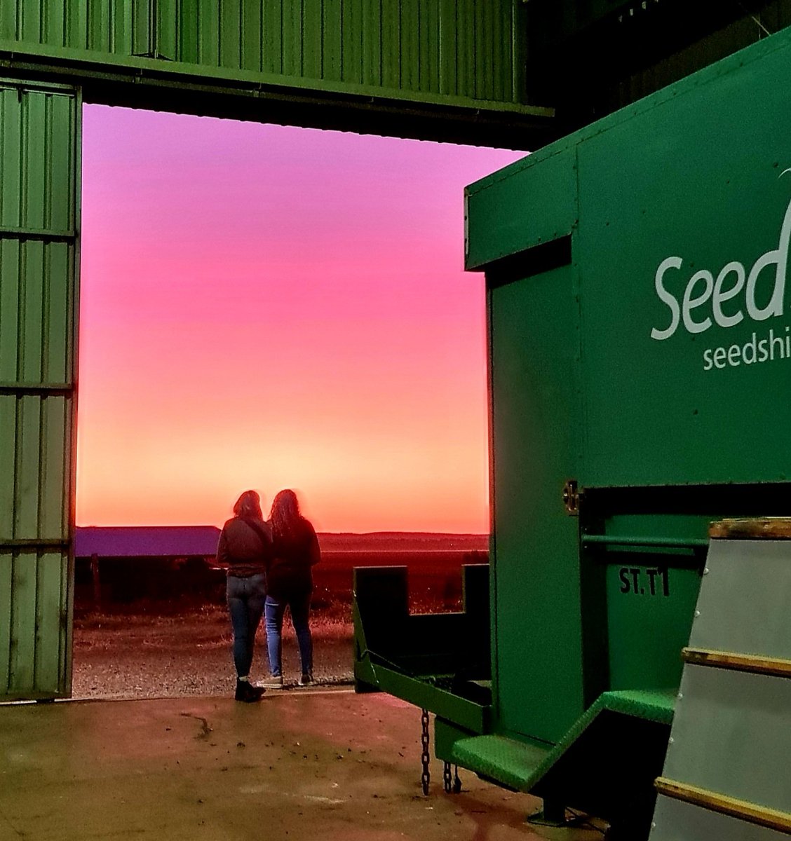 karensmithscl's tweet photo. Well that's a wrap for the 21/22 #seedshield seed grading season. Thank you to all our awesome customers across Australia. We wish you all the best for the 22 winter crop π±πΎ. May it rain and the sun shine when you need it. See you at #harvest22 @mattsmithscl @corbansmith https://t.co/c9PFkvEeW6