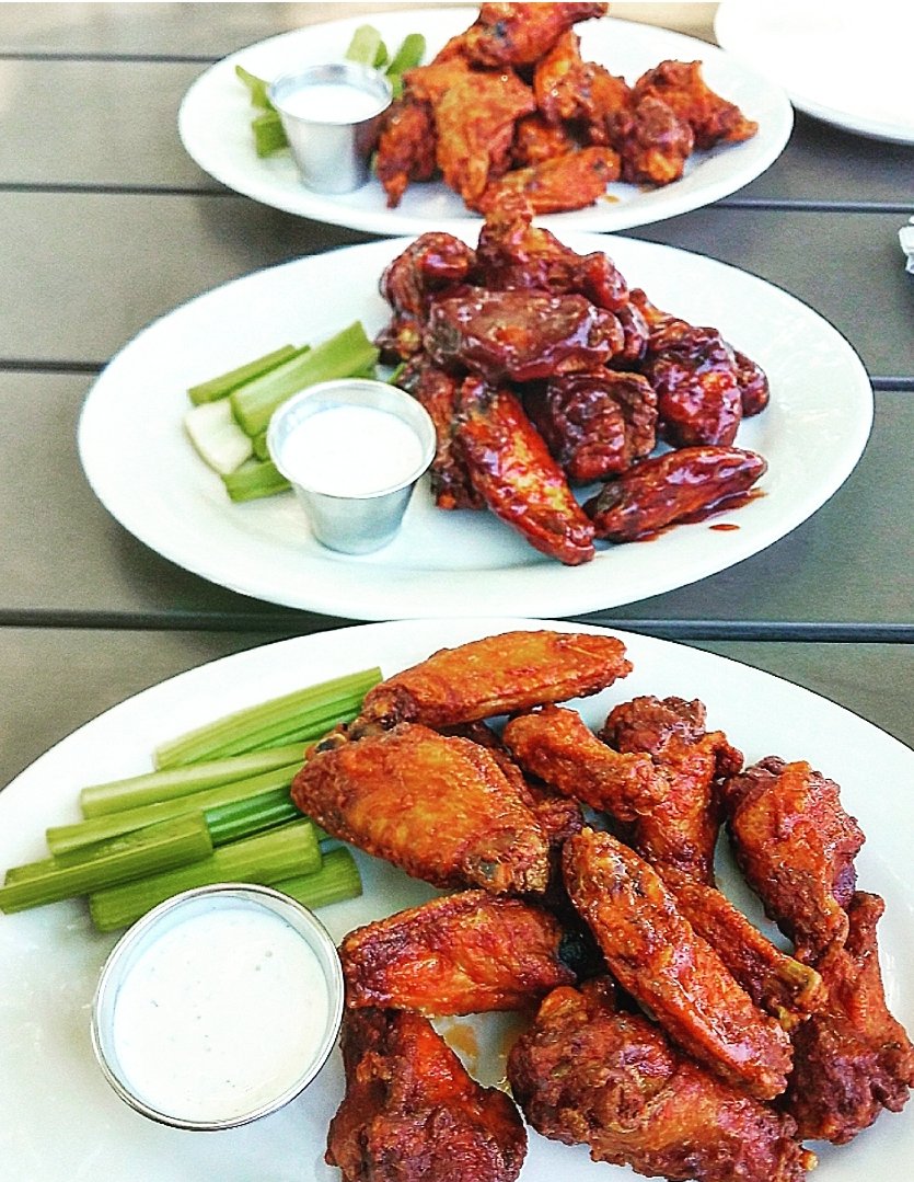 mphbrew's tweet image. It's officially Sunday. Come have the BEST wings in Ohio. 
Yes. The best. 
@OhioMagazine @CincinnatiMag @CityBeatEats @CityBeatCincy @DineCIN @Enquirer @wcpo