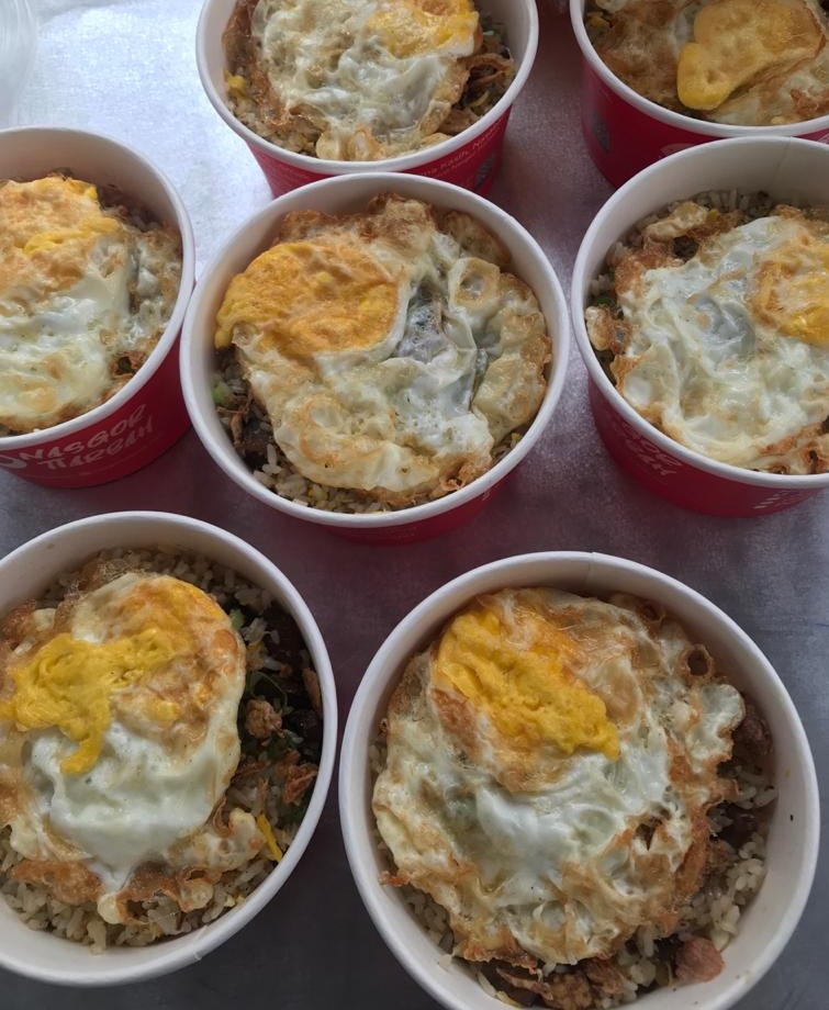 Makan siang mendung2 nih di bintaro