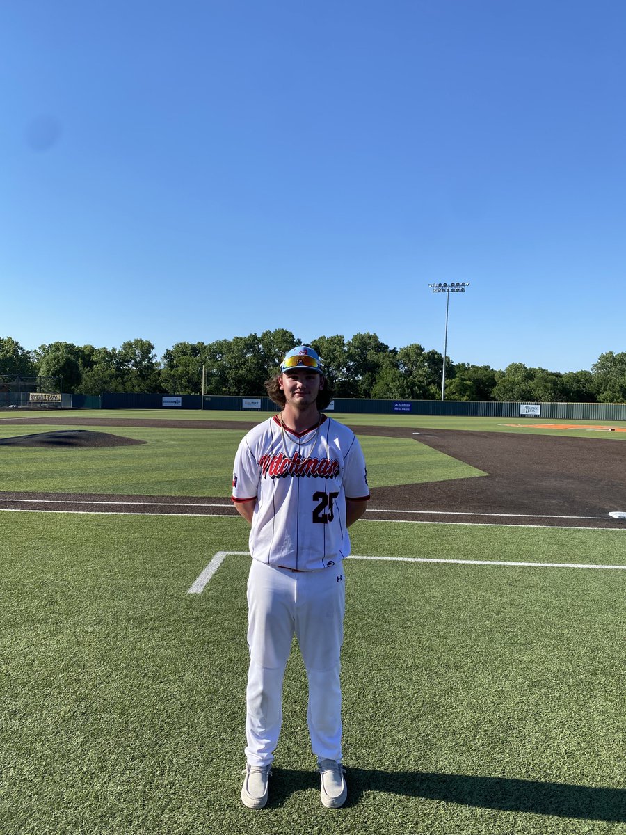 FiveToolTexas's tweet photo. #DFWShowdown F: @TheRealPitchman 18U Livingston 8, DFW Twins 18U  Black 7
PoG: Zac Hernandez 2-3, 2B, HR, 3 RBI, R
Hitter: @HunterPoe22 2-4, 2B, HR, 3 RBI, R https://t.co/p4d3FlK5VF
