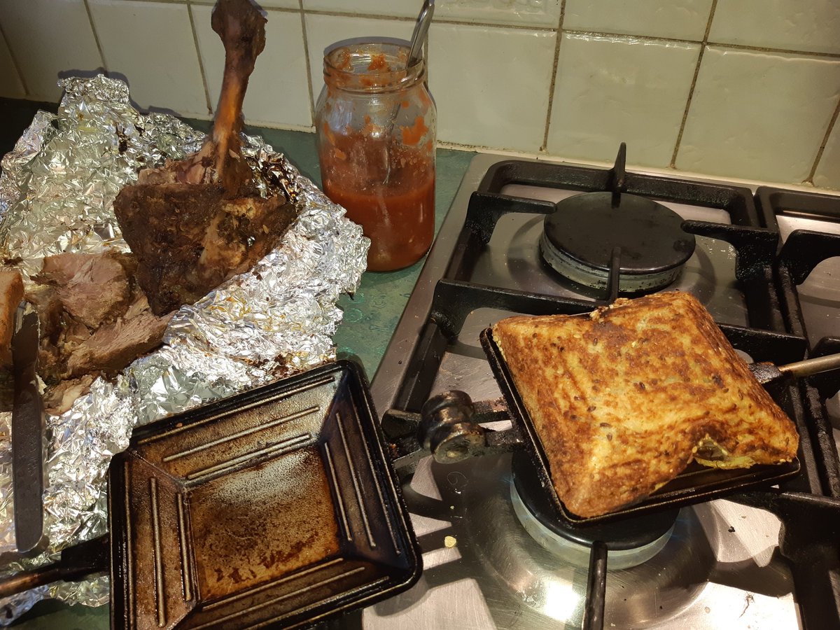 MarkDisher's tweet photo. Left over roast lamb and home made chutney #jaffle for lunch.
@murrigellas https://t.co/6Cb6cE6XDa