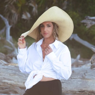 Christalina0809's tweet photo. #NewProfilePic https://t.co/lwGp2EzcrY