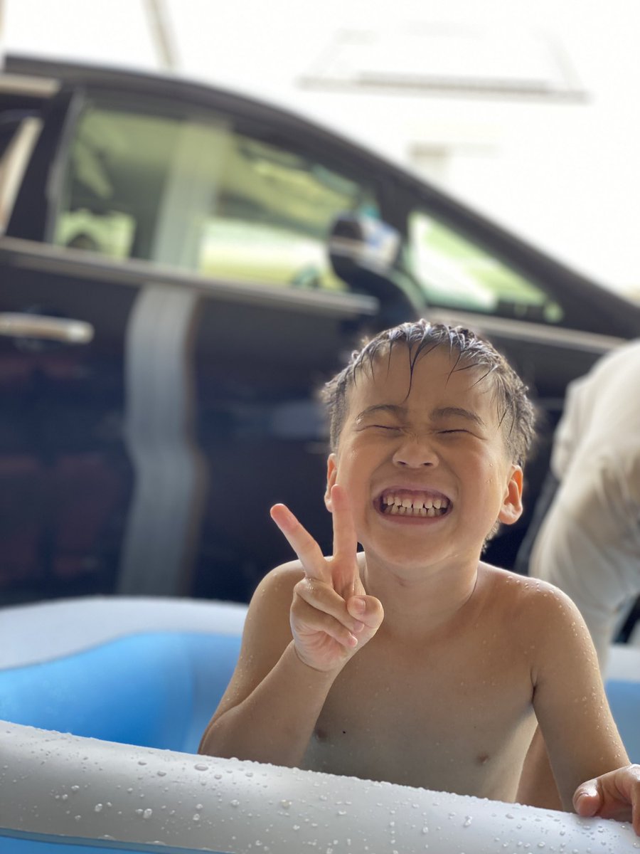 yuraya7's tweet photo. 全裸プール🏊‍♂️ https://t.co/xDyR6jnlaF