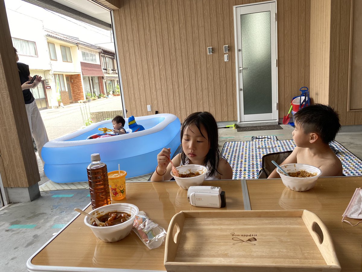yuraya7's tweet photo. 全裸プール🏊‍♂️ https://t.co/xDyR6jnlaF