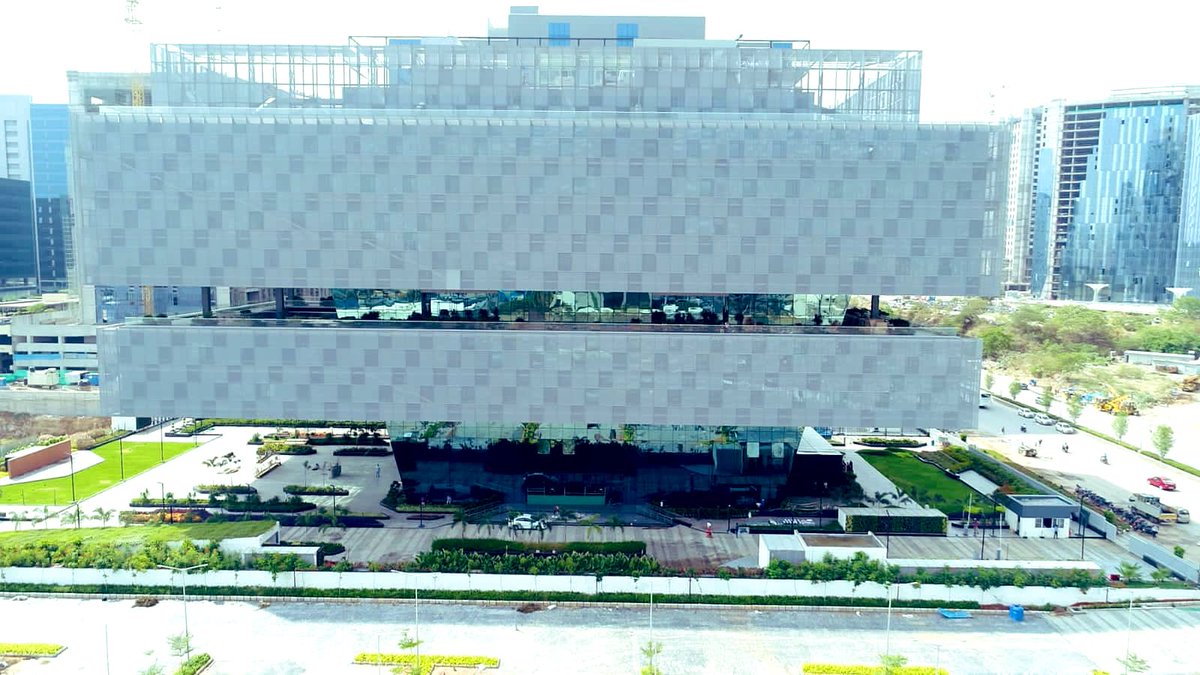 KTRBRS's tweet image. “The best way to predict the future is to create it” - Lincoln

Delighted to announce that Hon’ble CM KCR Garu will be inaugurating the new facility of @THubHyd on 28th June giving a huge fillip to the Hyderabad Innovation ecosystem

#InnovateWithTHub 
#HappeningHyderabad 
#THub