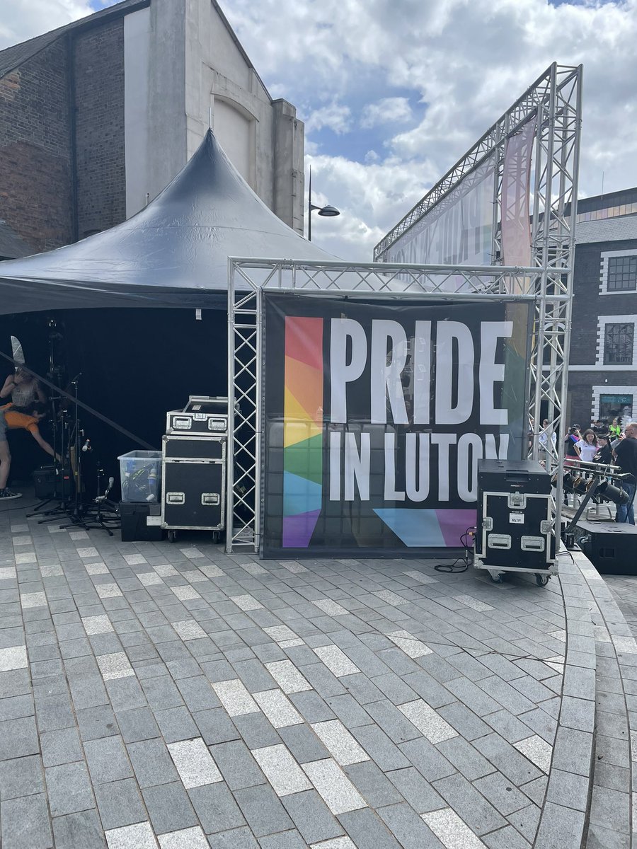 Luton’s very first PRIDE event yesterday affirming the lives of LGBT+ members of our community. Great to see a local Christian presence at this important event as well. #Lutonpride #stalbansdiocese #welcomechurch
