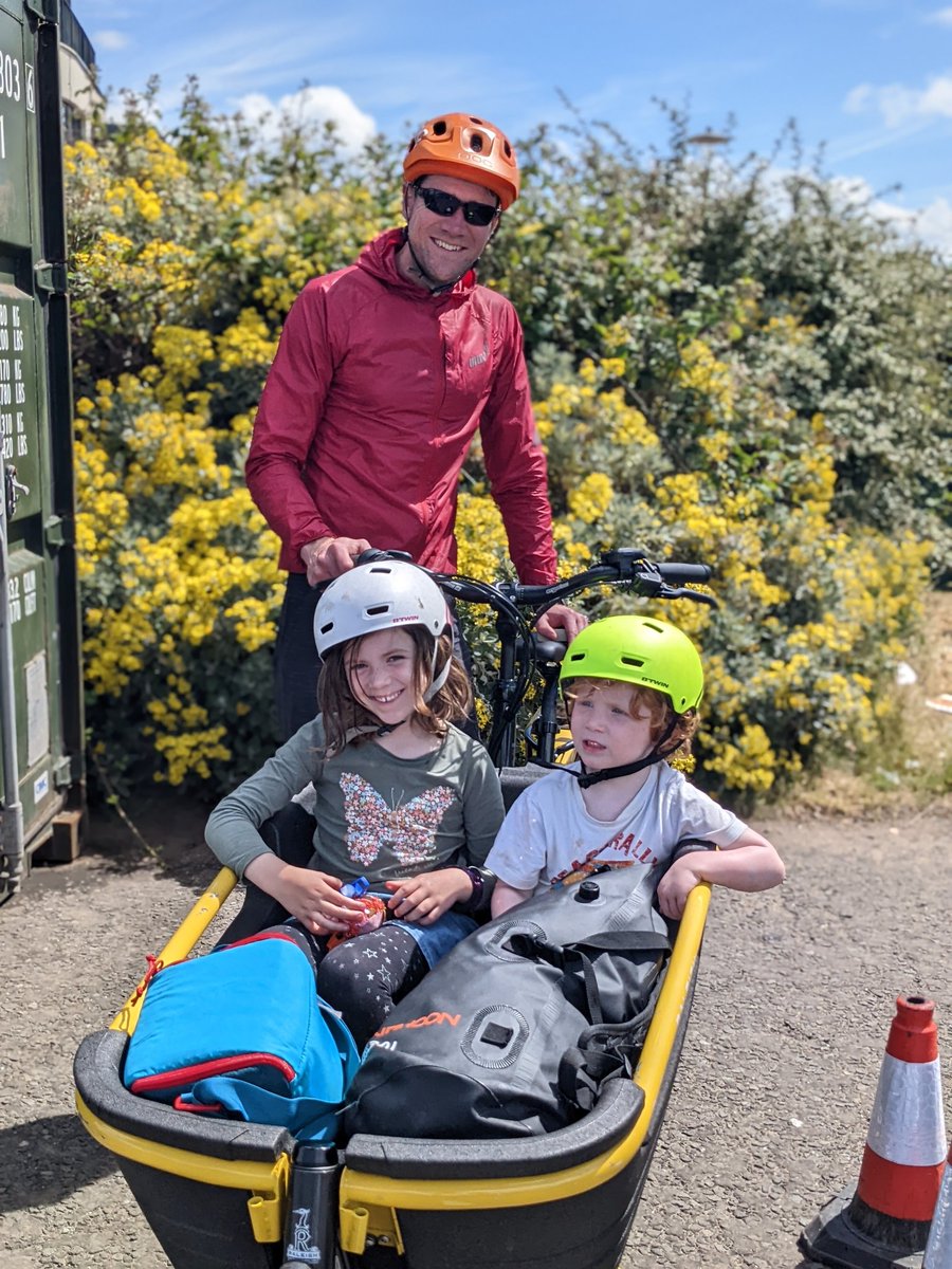 SolarScot's tweet image. We had a great day out with the @EnergyPorty cargo bike with two kids and a picnic packed in! Such a fun way to get around, the kids loved it. Thanks to @cargobikemovmnt