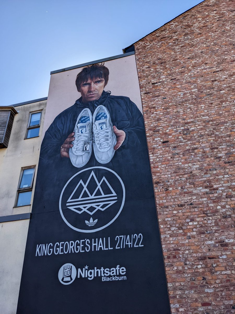 s1vdl's tweet photo. LG / BLACKBURN

@liamgallagher 
@nightsafebwd https://t.co/aGsSbKiaWG