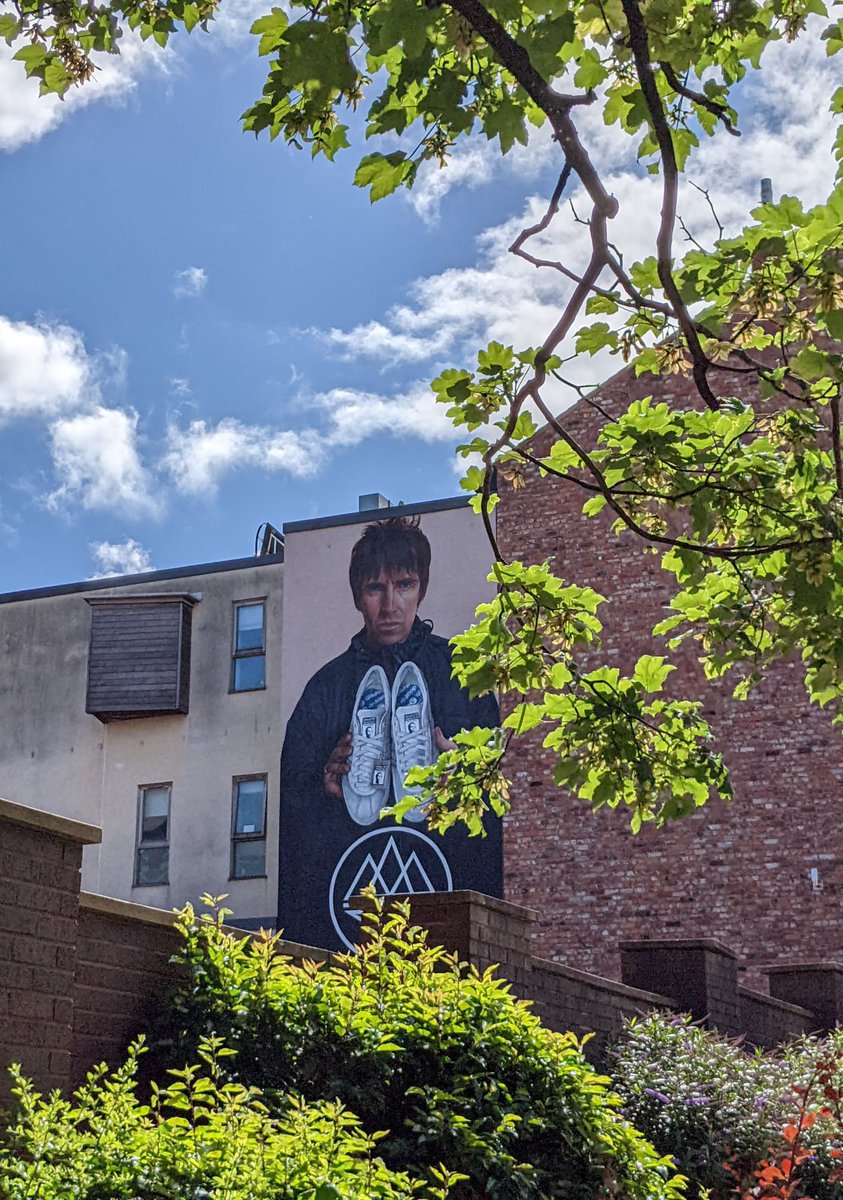 s1vdl's tweet photo. LG / BLACKBURN

@liamgallagher 
@nightsafebwd https://t.co/aGsSbKiaWG