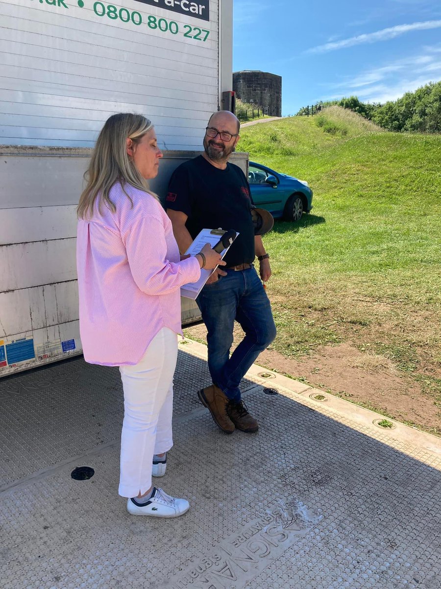 BBCRadioStoke's tweet photo. It’s a #CentreStage #Shakespeare special with @ShowtunesJodie from 2pm. Join Jodie live at Stafford Castle as Romeo + Juliet @Staff_Gatehouse takes to the stage! Hear from the cast @MLeslay  @_tomlane @tomvaughano @Morgan_Brind, the director, the crew &amp; the audience 😊🎭 https://t.co/LT0IzHuHwQ