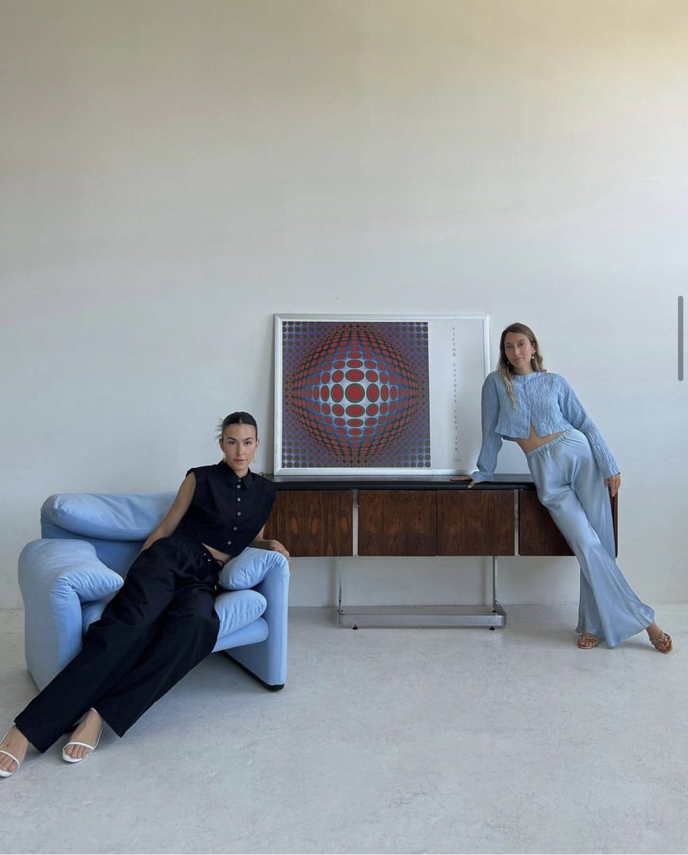 İlham aldık: Kanada’nın ünlü tasarım markası @le_centerpiece en yeni ürünü Vico Magistretti tasarımı Maralunga koltuk, tam bir pazar miskinliğine davet ediyor.