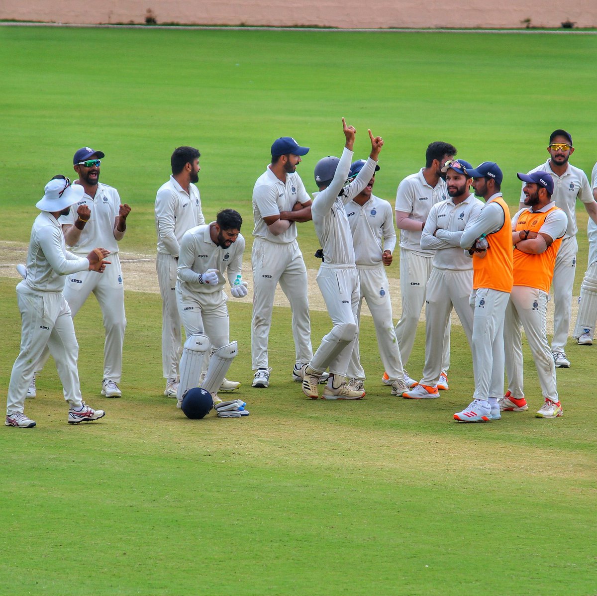 virendersehwag's tweet photo. Many congratulations to Madhya Pradesh on winning the Ranji Trophy.
Great focus and dertermination to beat 41-time champion Mumbai. 
MP deserves all the laurels and glory, have some bright talent and this is truly a historic day for them. 
#RanjiTrophyFinal https://t.co/4YtGEqbOlP