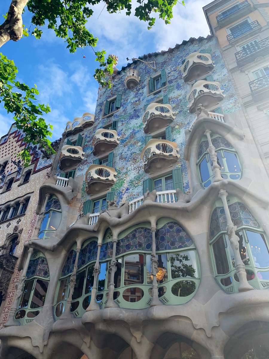 Becky_Steven22's tweet photo. Category is: Holiday 💙🦋🐟🔵🚙’s #barcelona #holiday #Travel #gaudi https://t.co/Bh8qW0SSB7