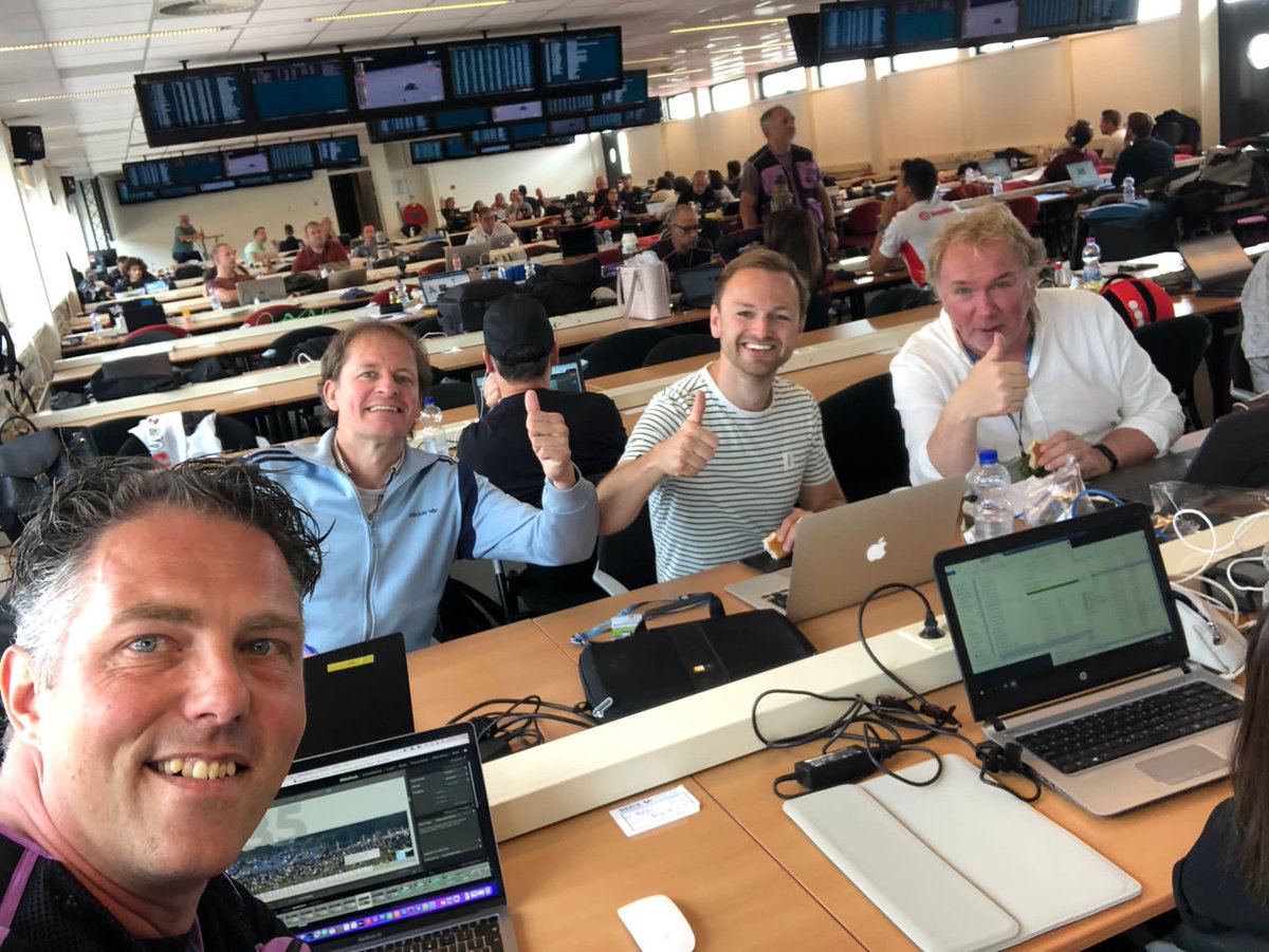 De TT-ploeg van <a href="/dvhn_nl/">Dagblad van het Noorden</a> was alweer vroeg van de partij vanochtend! Met vlnr <a href="/MarcelJdeJong/">Marcel J. de Jong</a>, Machiel Akkerman, <a href="/FrankMolema/">Frank Molema</a> en <a href="/williampomp/">William Pomp</a> #TTAssen #TT2022 👌