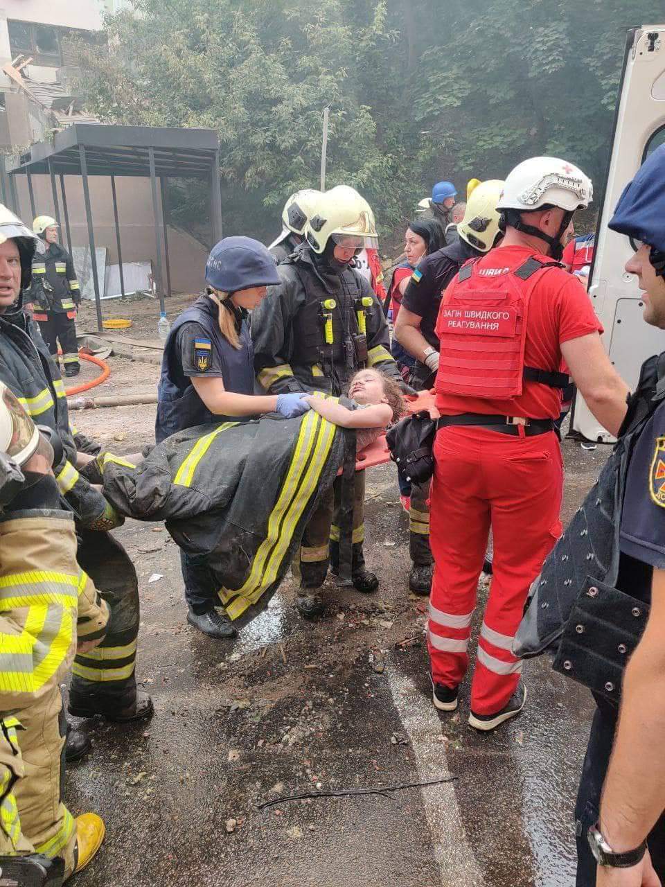 UkraineWorld On Twitter A Girl Saved From The Shelled Residential 
