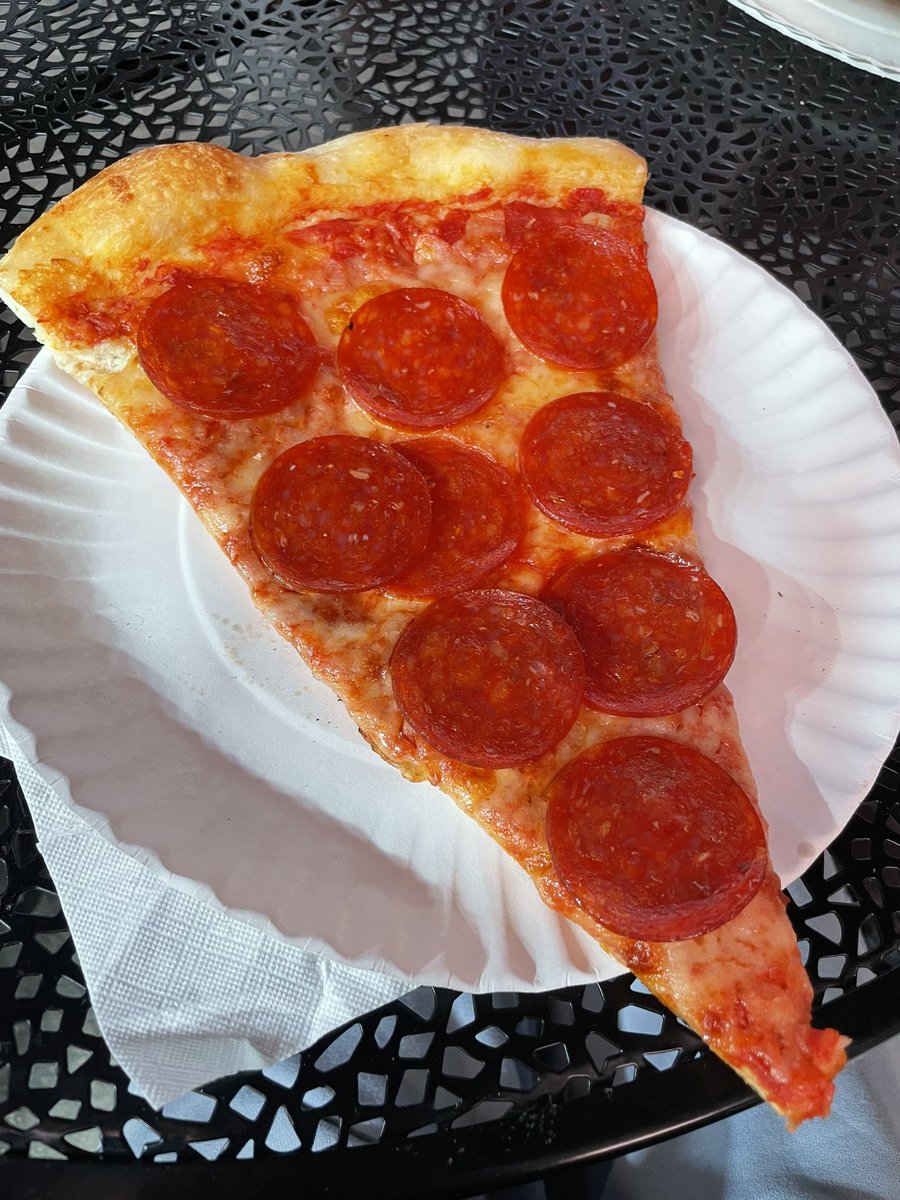 ✈️ AllyIllustrated tweet media