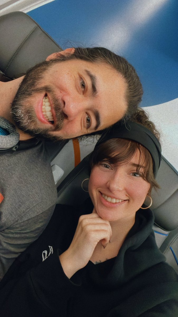 ✈️ AllyIllustrated tweet media