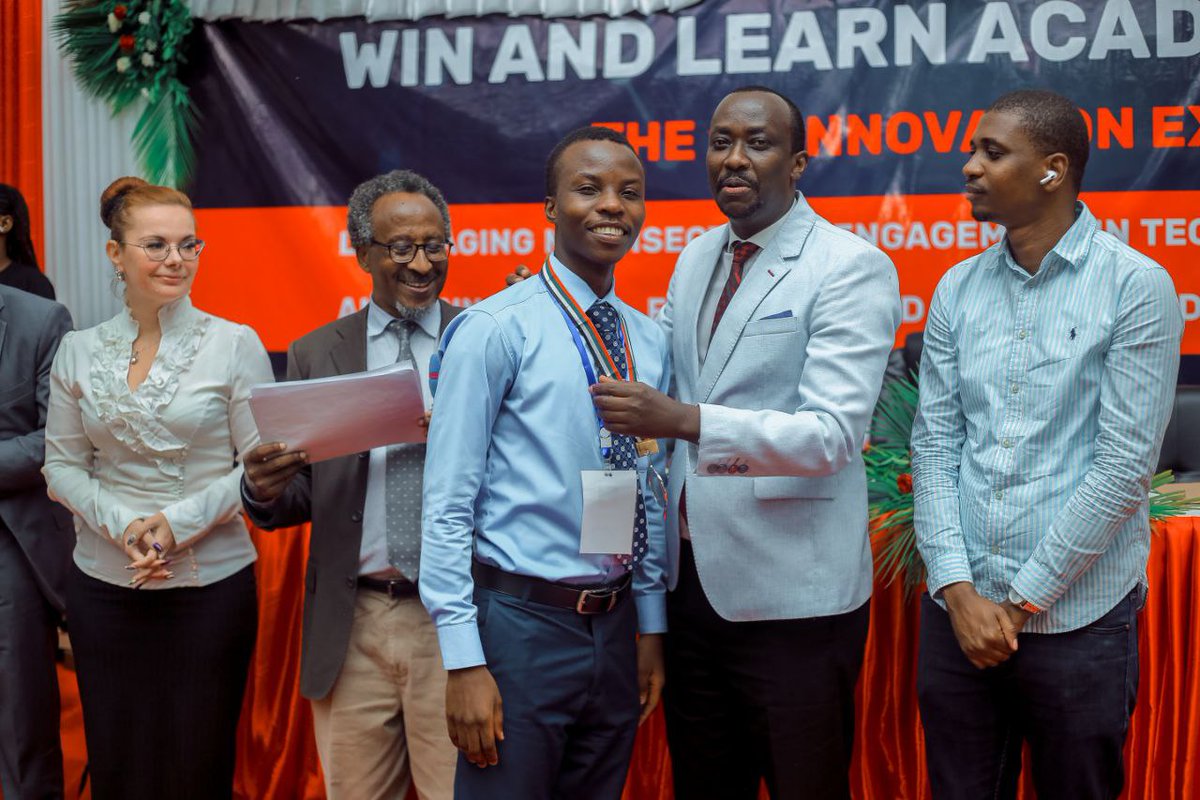 BSG_71's tweet image. #WinandLearn to be remembered 🏆