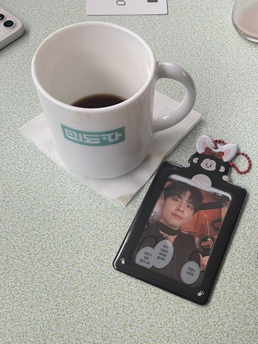 rocks_pil_it's tweet photo. @bestdancesinger 속숭해서 못 살아요🚬 https://t.co/ypIkUm3FcM