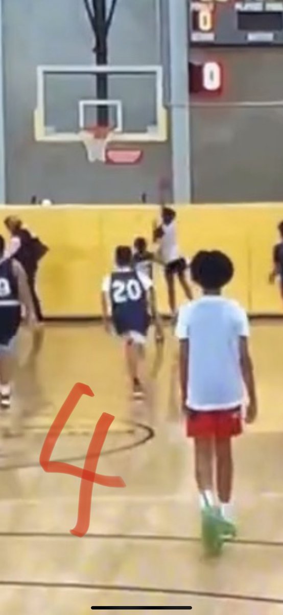 Bruce Wayne Leroy tweet media