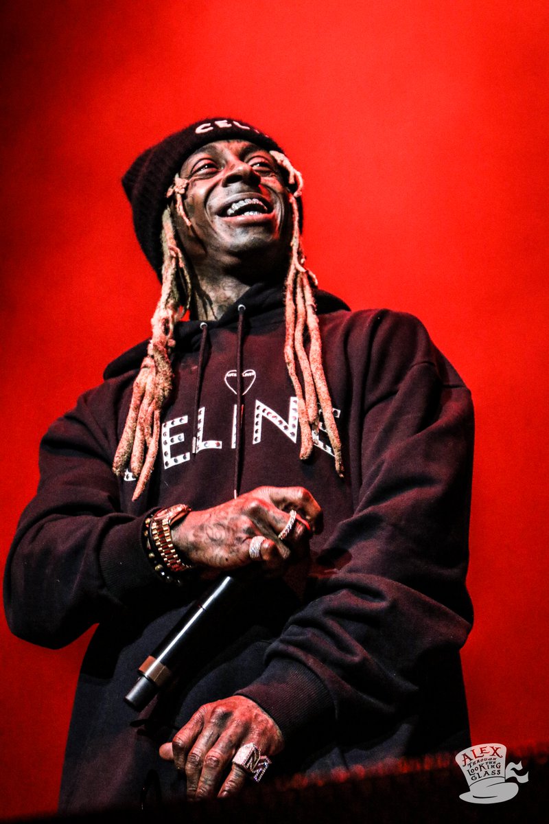 Officialindie_'s tweet photo. @LilTunechi at @Summerfest tonight! 

Shot by: @AlexandraGeshe1 https://t.co/m9INoaq3JK