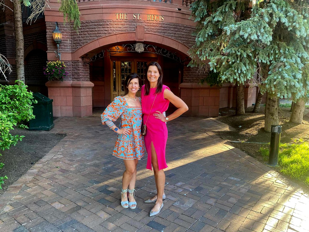 CarrieTergin's tweet photo. So proud of my sister such a great and caring dermatologist! #DrTergin #DoctorSister Central Missouri Dermatology https://t.co/ahsYnES6XX