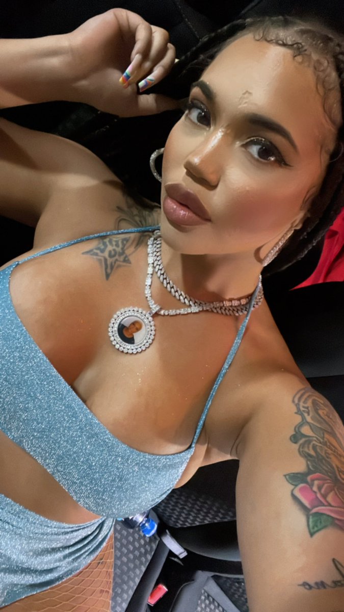 RenniRucci's tweet photo. pressure, don’t get pressed out ✨🦋🦄 https://t.co/Ekr5YV7gpv