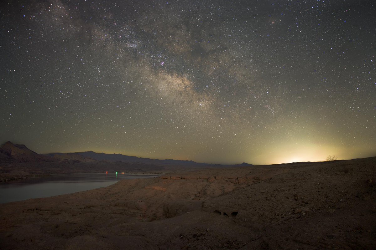LasVegasLocally's tweet photo. Nelson's Landing, 1 hour south of Las Vegas 

(📸 u/Friendly_Redditor_) https://t.co/1DiDl58MG3