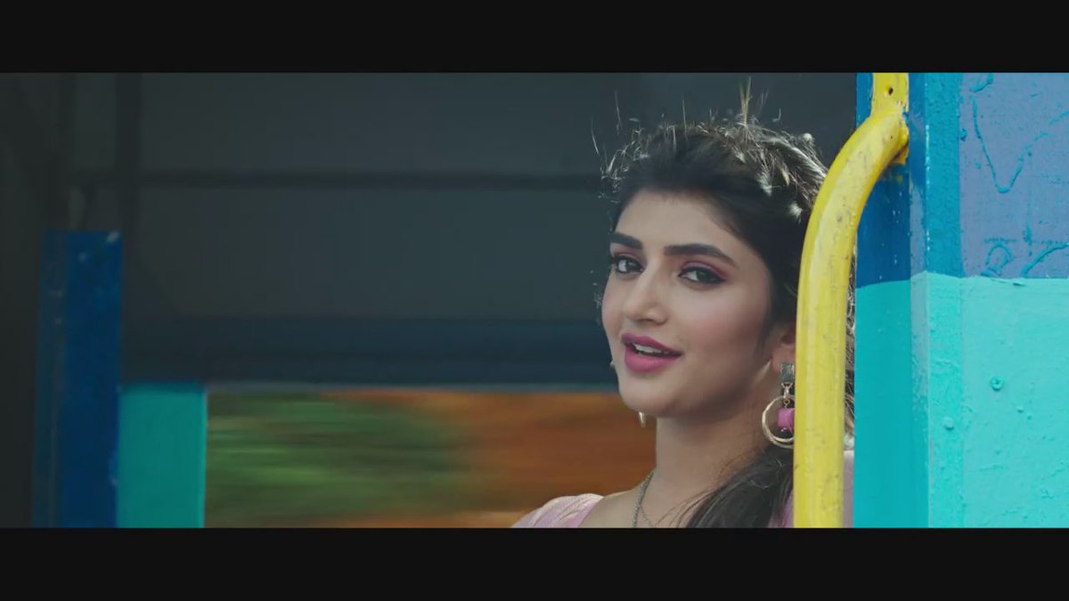BestMovieScen10's tweet photo. I watched pelli sandadi for the plot!!

the plot: https://t.co/67QyxBSt2l