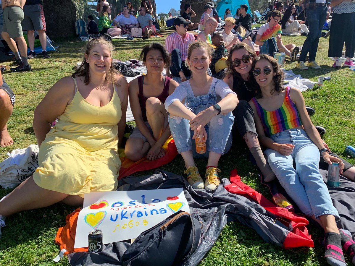 Feeling love and support all around, despite all the devastating news lately #DoloresPark