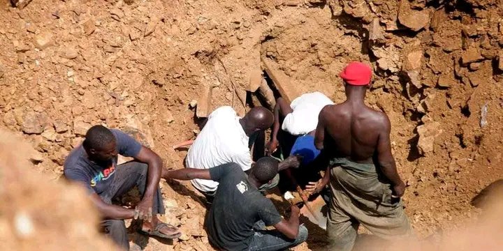 JoylineChebet1's tweet photo. Tom Okwach retrieved 7 months later, 7 MONTHS. It's just the other day when @citizentvkenya did his story and was retrieved today π€π€π€..
I can not imagine the pain he underwent
#Abimbo #TomOkwach https://t.co/PKE7vMSb6z
