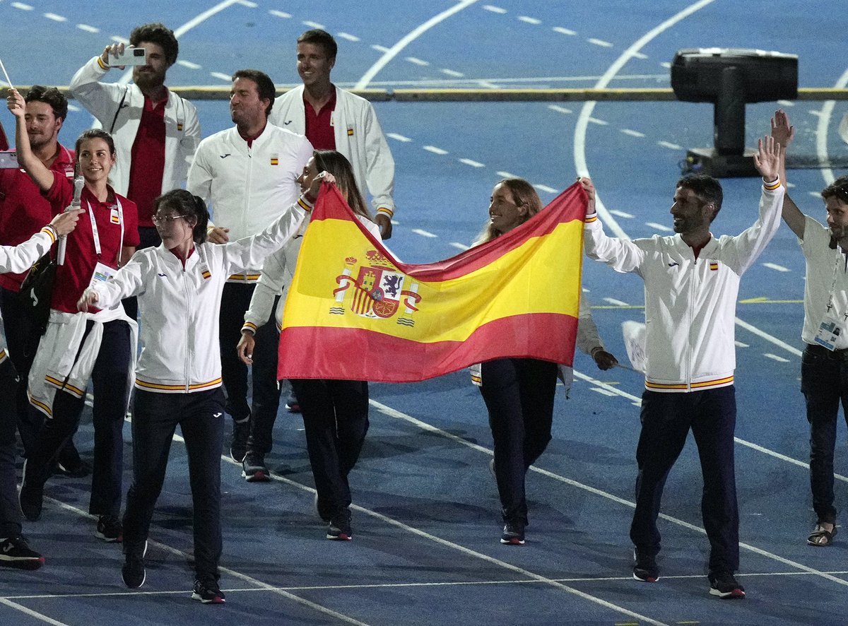COE_es's tweet photo. 😍🇪🇸👏🏼 Galería de fotos de la ceremonia de apertura de los #JuegosMediterráneos #Orán2022.

📸 https://t.co/oxCaXjlev5 https://t.co/gC0p2SPeYw
